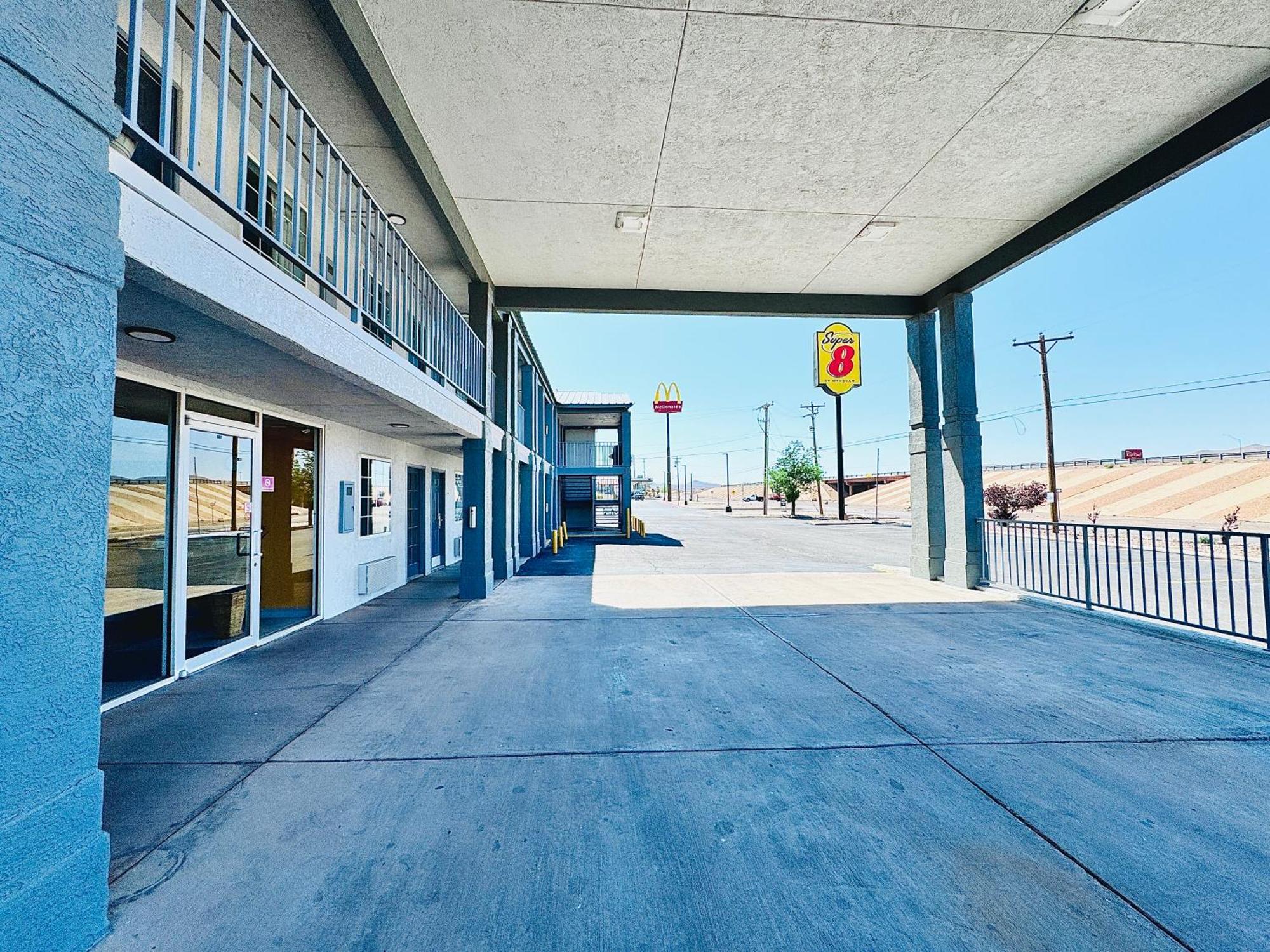 Super 8 By Wyndham Van Horn Motel Exterior photo