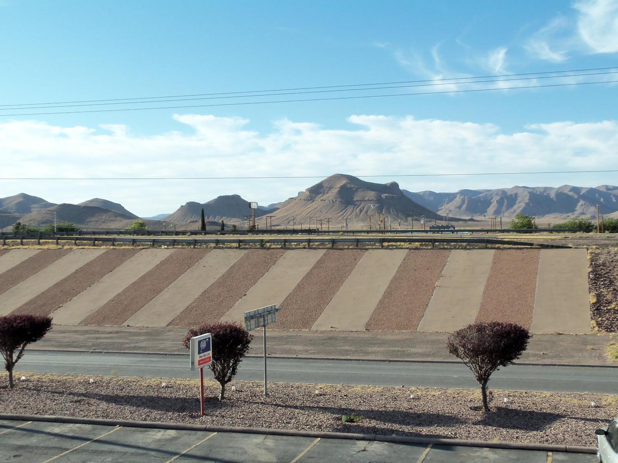 Super 8 By Wyndham Van Horn Motel Exterior photo